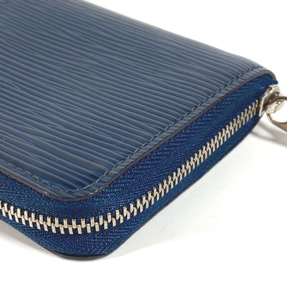 LOUIS VUITTON Blue Leather Wallet - Picture 6 of 9